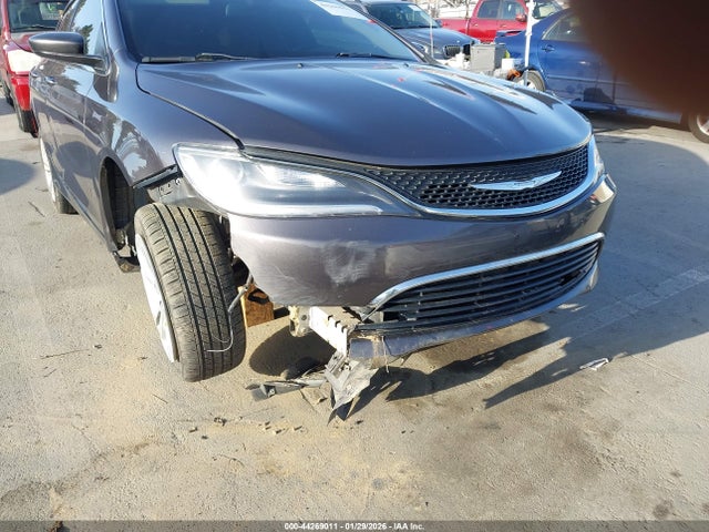 Продаж на аукціоні авто 2015 Chrysler 200 Limited, vin: 1C3CCCAB0FN681007, номер лоту: 44269011