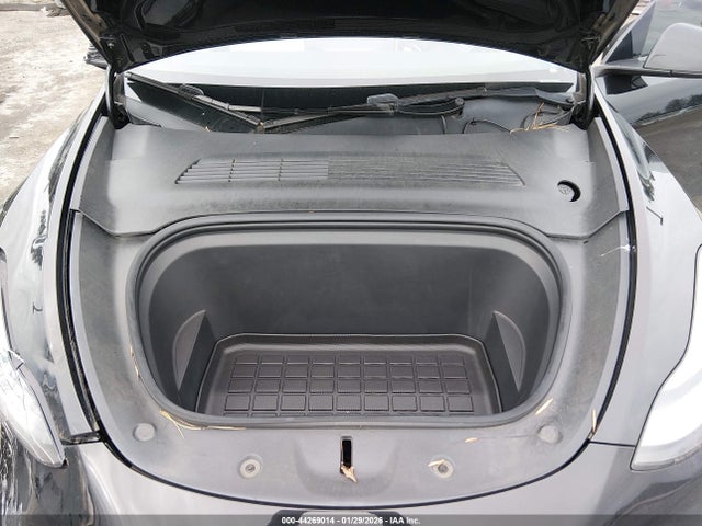 5YJYGDEF9LF053563 Tesla Model Y Long Range Dual Motor All-wheel Drive/performance Dual Motor All-wheel Drive