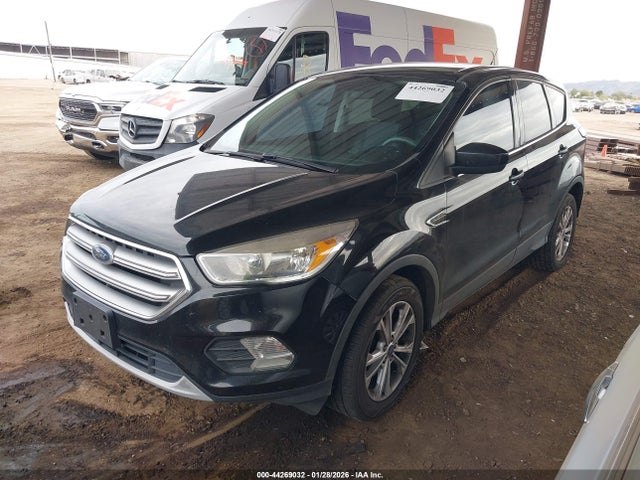 1FMCU0GD3HUA94921 Ford ESCAPE SE