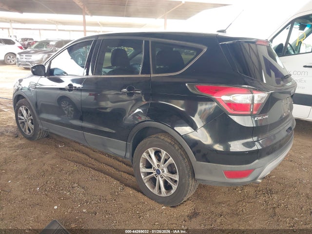 1FMCU0GD3HUA94921 Ford ESCAPE SE