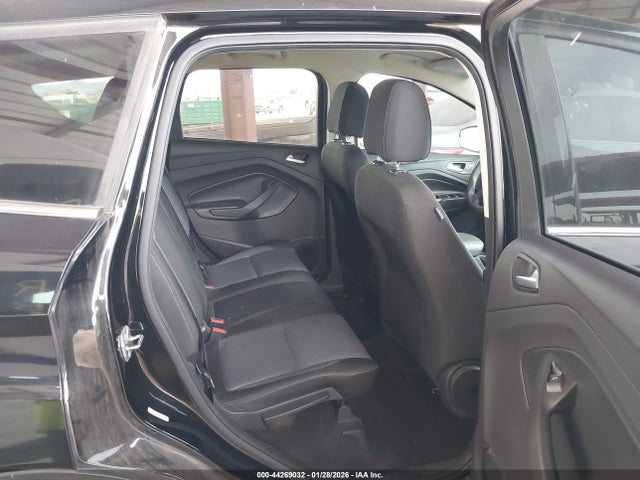 1FMCU0GD3HUA94921 Ford ESCAPE SE