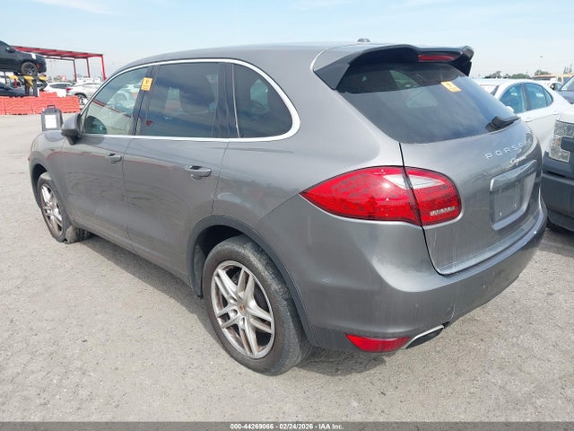 2013 PORSCHE CAYENNE WP1AA2A2XDLA00099 Photo 2
