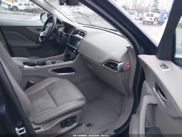2017 JAGUAR F-PACE SADCL2BNXHA085318 Photo 4