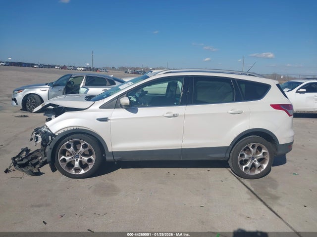 1FMCU0J97GUB96693 Ford Escape Titanium