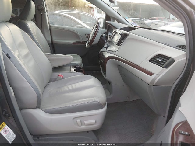 2014 TOYOTA SIENNA 5TDYK3DC2ES494403 Photo 4