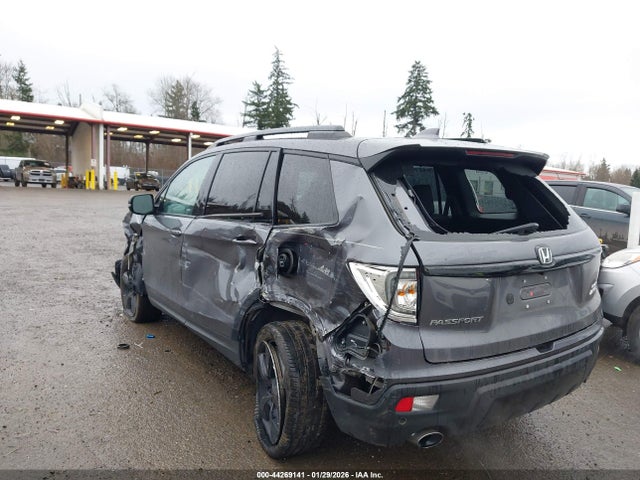 5FNYF8H0XMB036421 Honda Passport Awd Elite
