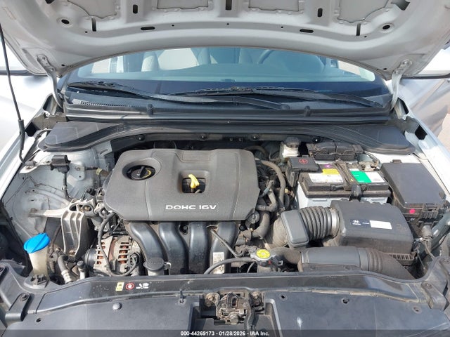 2017 HYUNDAI ELANTRA KMHD74LF0HU120966 Photo 9