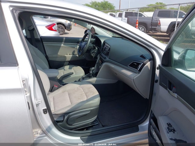 2017 HYUNDAI ELANTRA KMHD74LF0HU120966 Photo 4