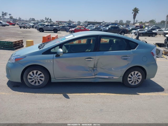 44269178 :رقم المزاد ، JTDKN3DP9F3067030 vin ، 2015 Toyota Prius Plug-in مزاد بيع