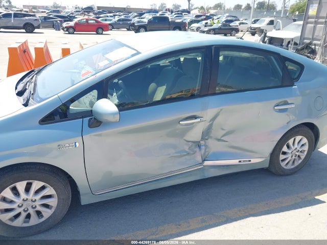44269178 :رقم المزاد ، JTDKN3DP9F3067030 vin ، 2015 Toyota Prius Plug-in مزاد بيع