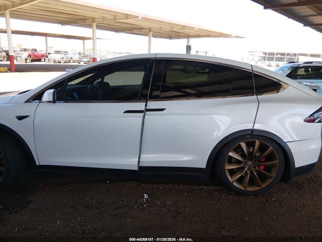 Tesla Model X 60d/p100d/p90d 2016 5YJXCAE47GF029465 Image 13