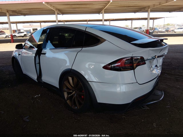 2016 TESLA MODEL X 5YJXCAE47GF029465 Photo 2
