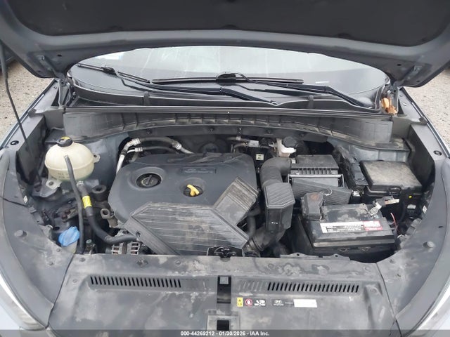 KM8J23A41JU761286 Hyundai TUCSON SE