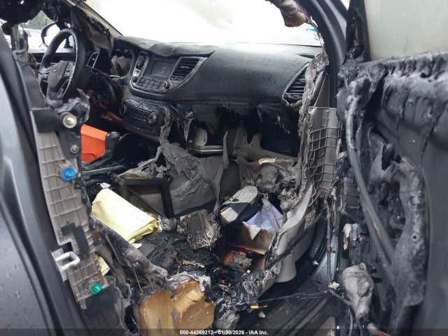 KM8J23A41JU761286 Hyundai TUCSON SE