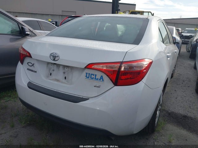 Toyota COROLLA LE 2018 5YFBURHE6JP776349 Image 16