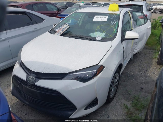 Toyota COROLLA LE 2018 5YFBURHE6JP776349 Image 2