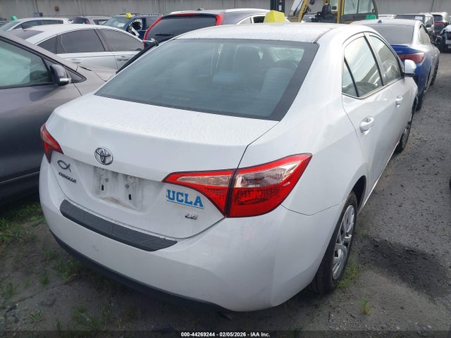 Toyota COROLLA LE 2018 5YFBURHE6JP776349 Image 4