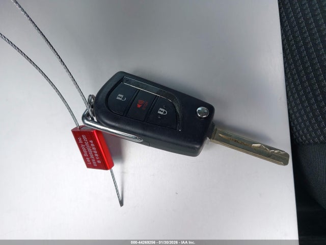 2T3H1RFV8RC278579 Toyota RAV4 LE