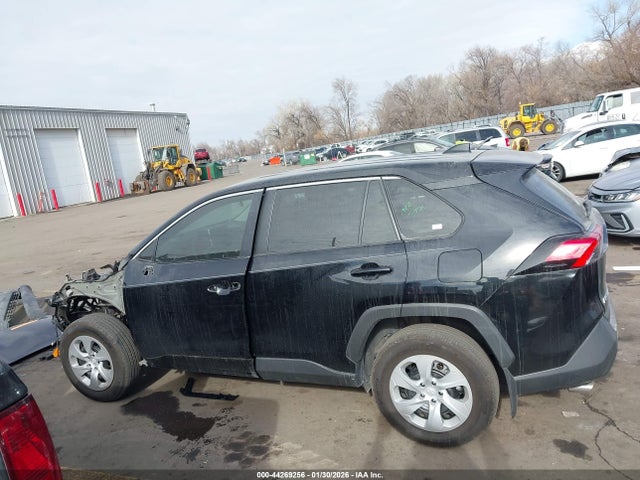 2T3H1RFV8RC278579 Toyota RAV4 LE