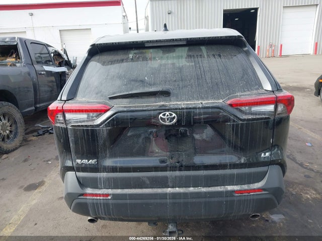 2T3H1RFV8RC278579 Toyota RAV4 LE