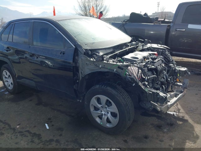 2T3H1RFV8RC278579 Toyota RAV4 LE
