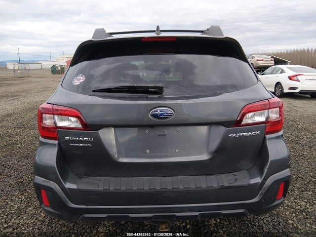 Subaru Outback 2.5i Premium 2018 4S4BSAFC8J3352815 Image 17
