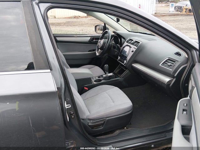 Subaru Outback 2.5i Premium 2018 4S4BSAFC8J3352815 Image 5
