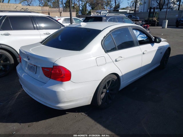 44269275 :رقم المزاد ، WBAPH7C55BE678897 vin ، 2011 Bmw 328i مزاد بيع