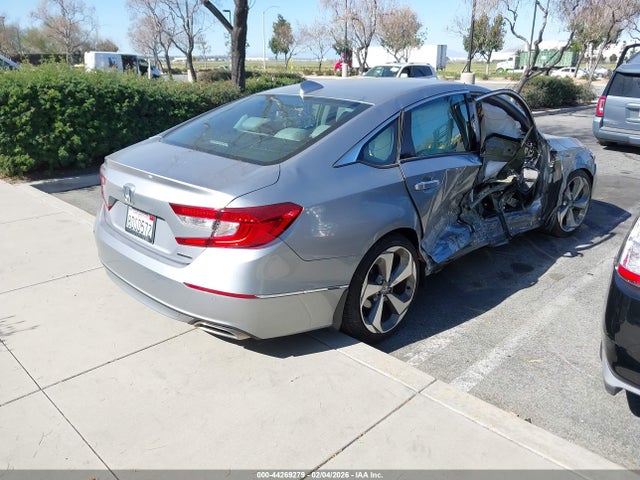 1HGCV1F90JA104558 Honda Accord Touring