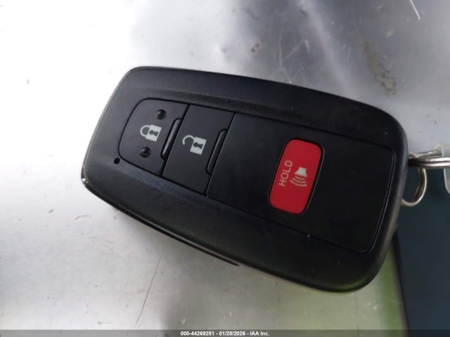 JTDKARFU8L3123522 Toyota Prius Le