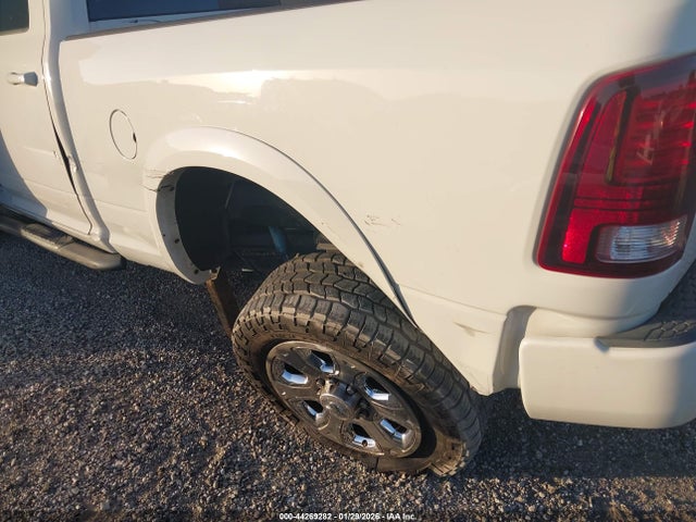 3C6UR5FLXJG375369 RAM 2500 Laramie 4x4 6&#039;4 Box