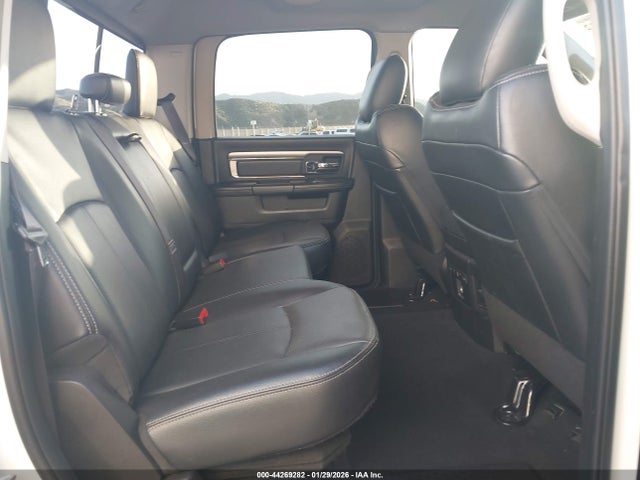 3C6UR5FLXJG375369 RAM 2500 Laramie 4x4 6&#039;4 Box