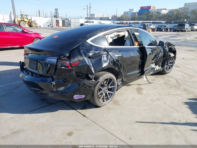 2019 TESLA MODEL 3 5YJ3E1EA6KF399247 Photo 3