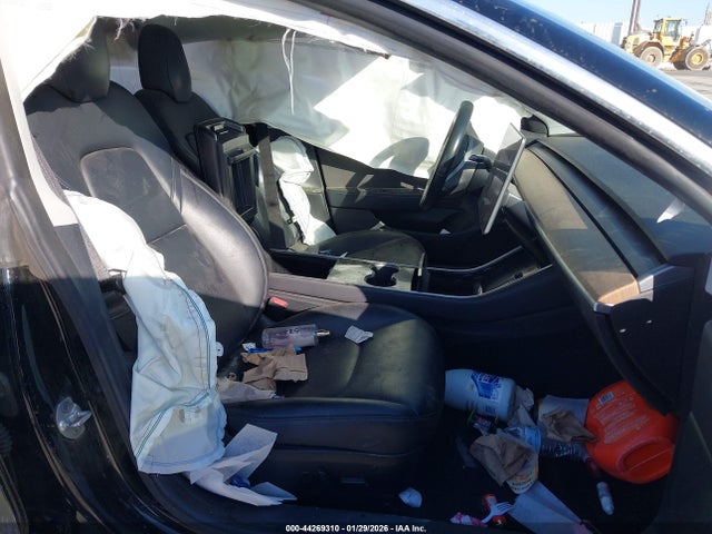 2019 TESLA MODEL 3 5YJ3E1EA6KF399247 Photo 4
