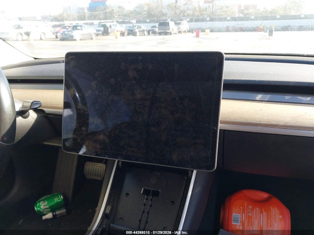 2019 TESLA MODEL 3 5YJ3E1EA6KF399247 Photo 6