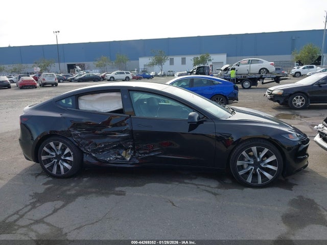 44269352 :رقم المزاد ، 5YJ3E1EB5RF787542 vin ، 2024 Tesla Model 3 Long Range Dual Motor All-wheel Drive مزاد بيع