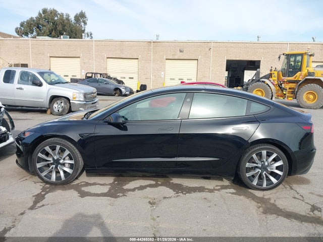 44269352 :رقم المزاد ، 5YJ3E1EB5RF787542 vin ، 2024 Tesla Model 3 Long Range Dual Motor All-wheel Drive مزاد بيع