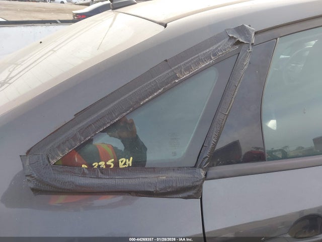 1FADP3F24FL203669 Ford FOCUS SE
