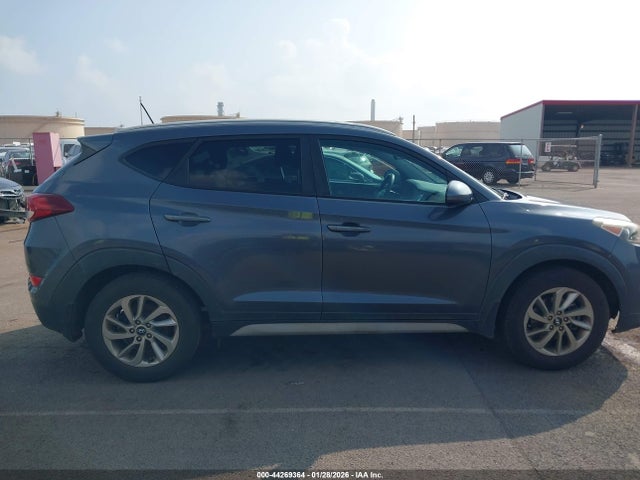 KM8J33A4XHU593476 Hyundai TUCSON SE