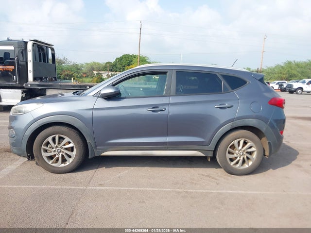 KM8J33A4XHU593476 Hyundai TUCSON SE