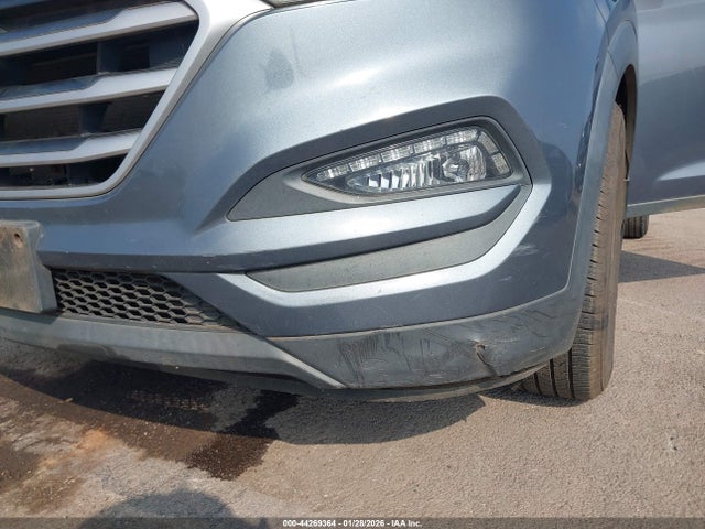 KM8J33A4XHU593476 Hyundai TUCSON SE