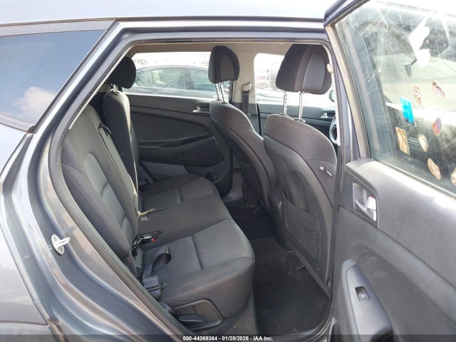 KM8J33A4XHU593476 Hyundai TUCSON SE