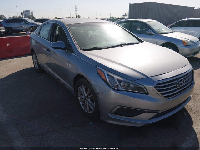 2017 HYUNDAI SONATA 5NPE24AF1HH582831