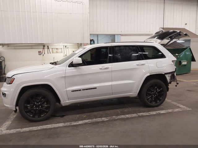 1C4RJFAGXJC257394 Jeep Grand Cherokee Altitude 4x4