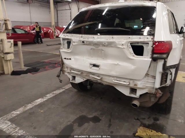 1C4RJFAGXJC257394 Jeep Grand Cherokee Altitude 4x4