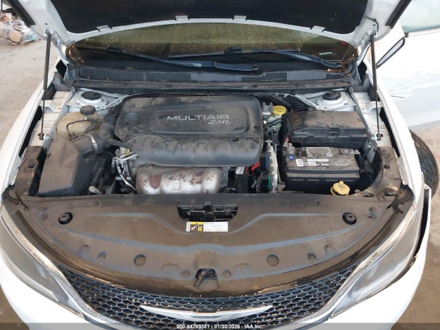 Chrysler 200 Limited 2015 1C3CCCAB2FN631564 Image 10