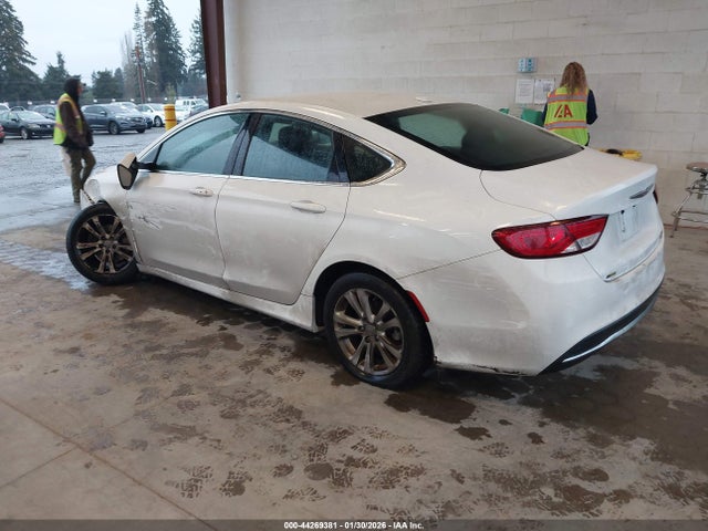 Chrysler 200 Limited 2015 1C3CCCAB2FN631564 Image 3