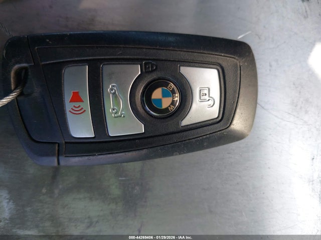 2016 BMW 320I WBA8E1G57GNT38095 Photo 10