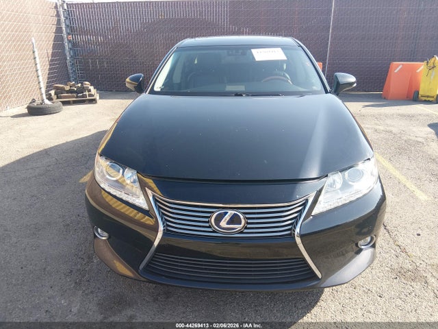 JTHBW1GGXE2063035 Lexus ES 300H