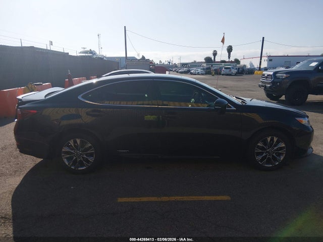 JTHBW1GGXE2063035 Lexus ES 300H